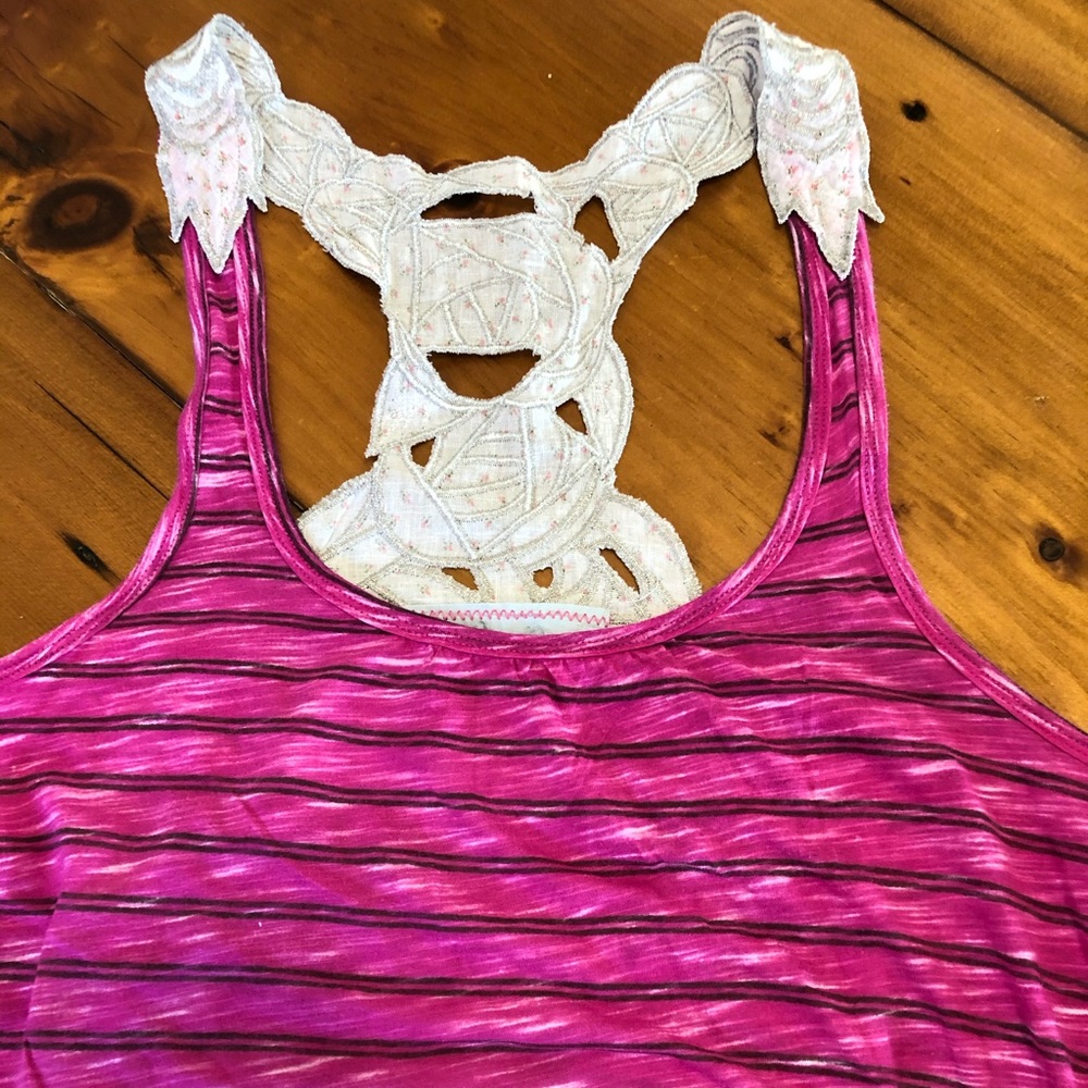 Free people small racerback tank w appliqué